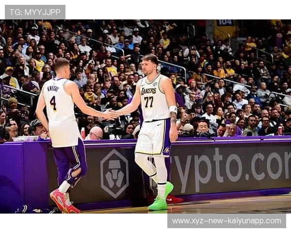 东契奇远投突破，湖人后场掌控力提升